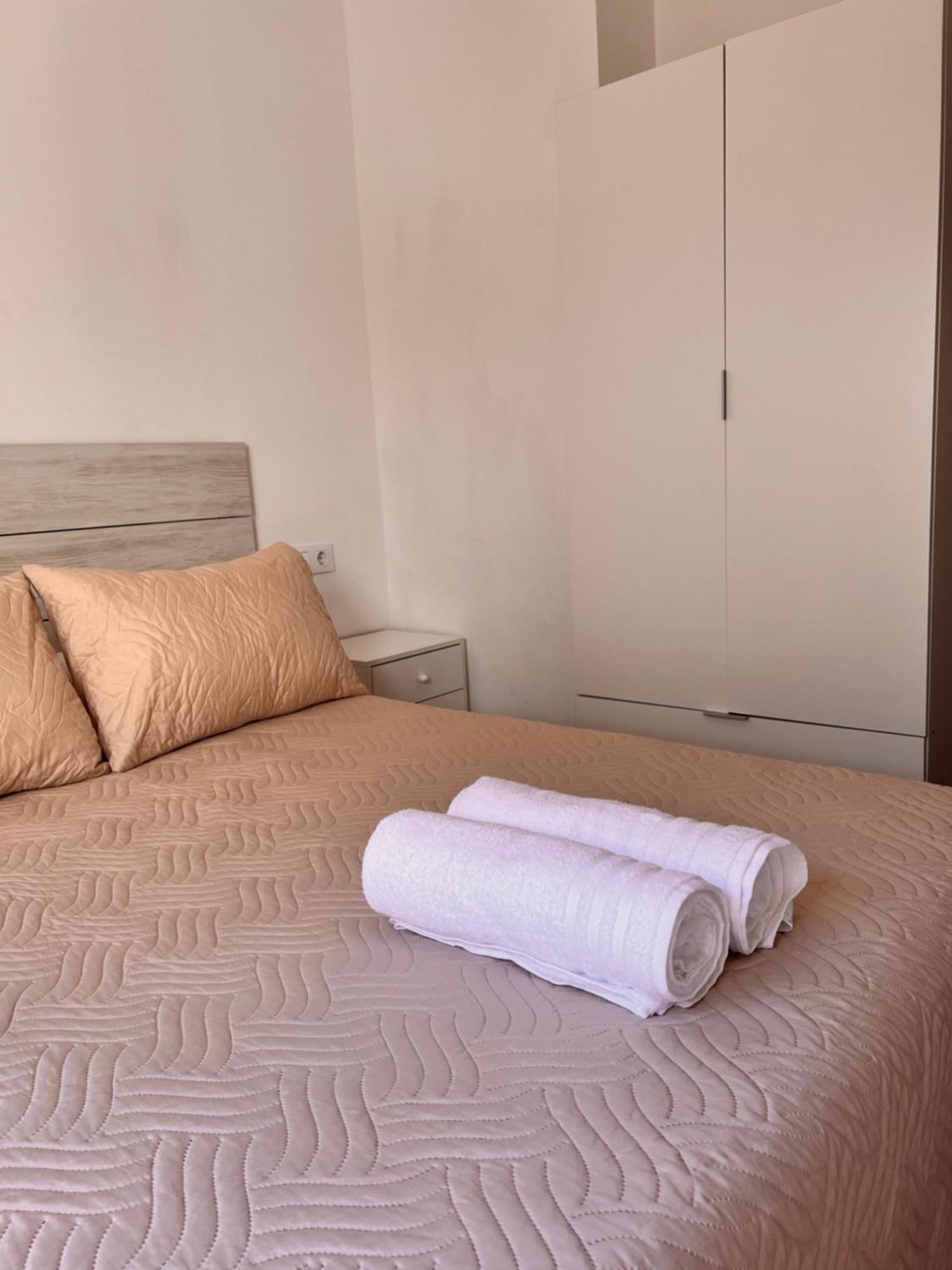 Apartamento La Muralla 2 กอร์โดบา ภายนอก รูปภาพ