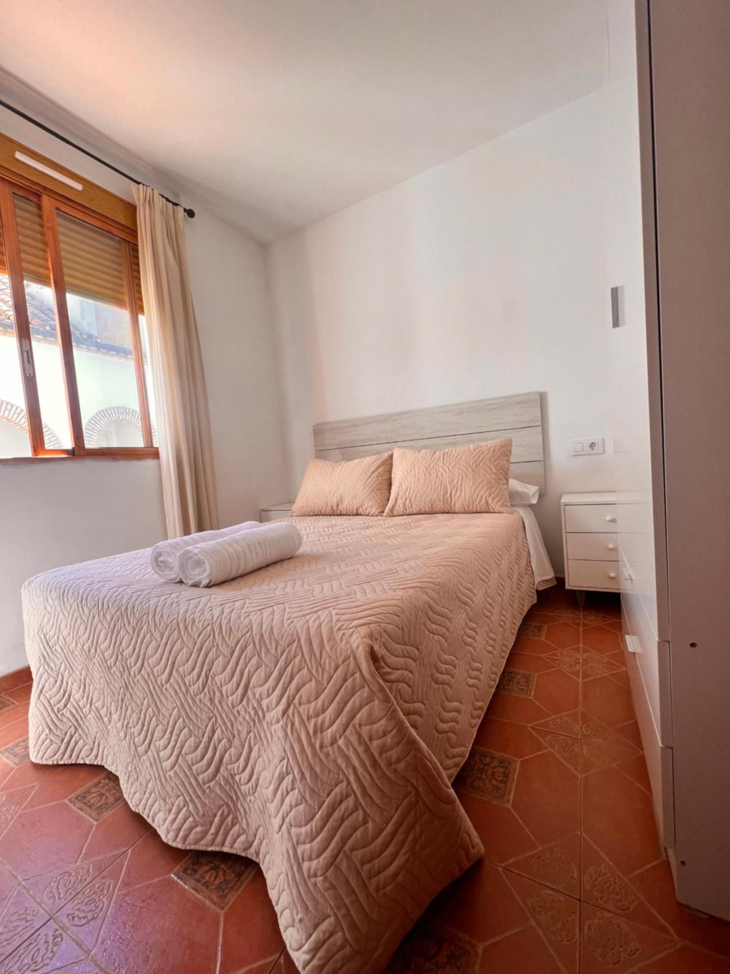 Apartamento La Muralla 2 กอร์โดบา ภายนอก รูปภาพ