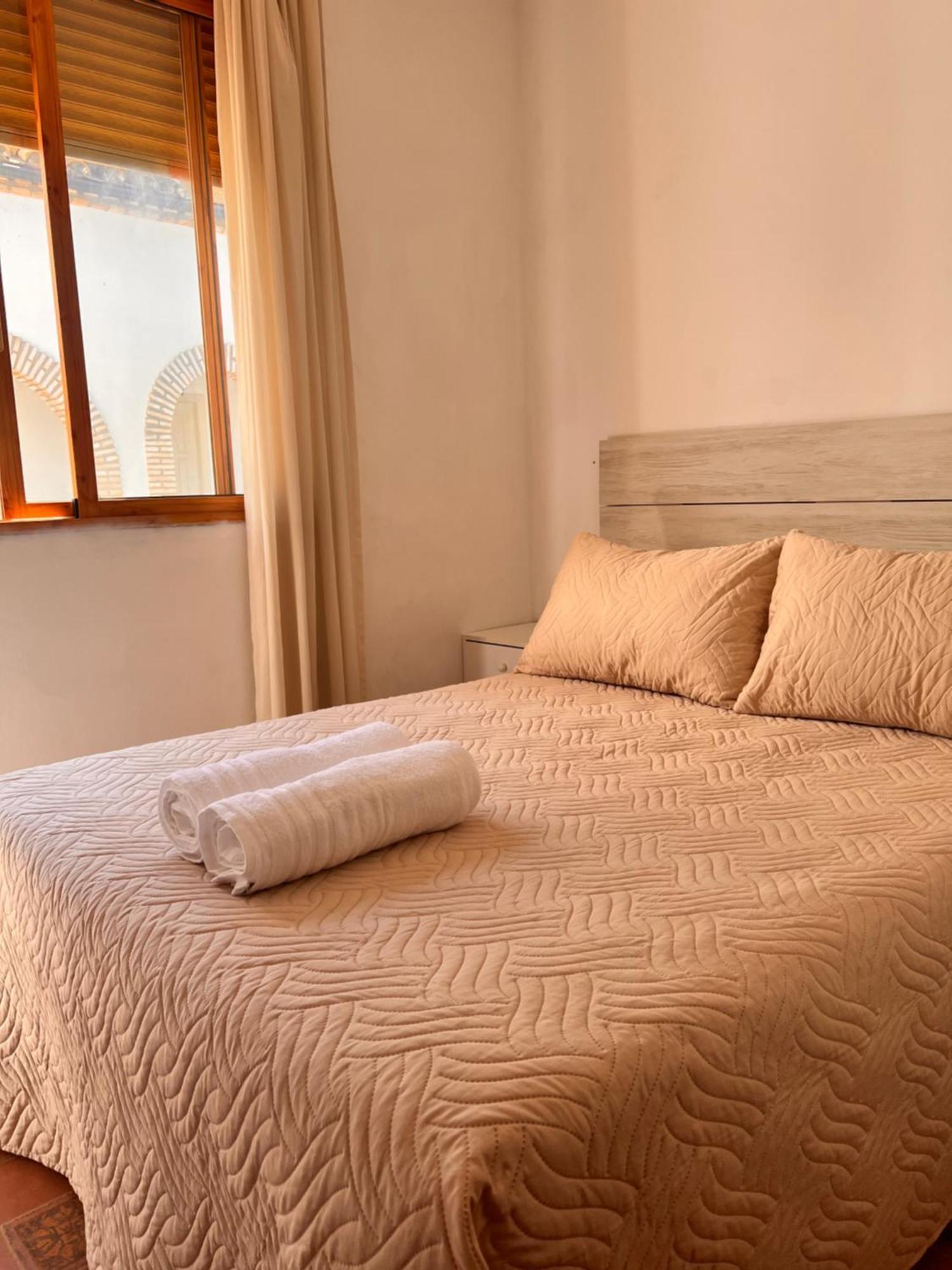 Apartamento La Muralla 2 กอร์โดบา ภายนอก รูปภาพ